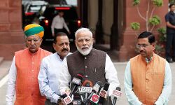 17वीं लोकसभा के नवनियुक्त  सांसदों ने ली शपथ