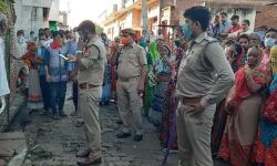 आगरा में पति-पत्नी और बेटे की हत्या, शव जलाने की भी कोशिश…