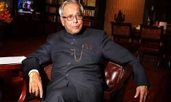 पूर्व राष्ट्रपति प्रणब मुखर्जी ने दिया लोकसभा सदस्यों को बढ़ाने की सलाह