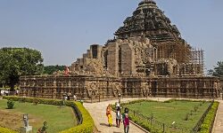 भारतीय प्रतीकों  को स्थापित करने का समय आ गया