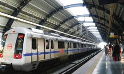 दिल्ली में खोले गए सभी मेट्रो स्टेशन पुलिस ने कहा फैलाई गई थी अफवाह