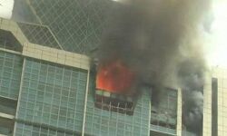 рдореБрдВрдмрдИ рдХреЗ рдПрдХ рдмрдбрд╝реЗ рдмрд┐рд▓реНрдбрд┐рдВрдЧ рдореЗрдВ рд▓рдЧреА рднреАрд╖рдг рдЖрдЧ рдореБрдВрдмрдИ рдХреЗ рдПрдХ рдмрдбрд╝реЗ рдмрд┐рд▓реНрдбрд┐рдВрдЧ рдореЗрдВ рд▓рдЧреА рднреАрд╖рдг рдЖрдЧ