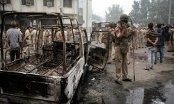 दिल्ली के तीस हजारी कोर्ट परिसर में वकीलों और पुलिस के बीच हिंसक झड़प...