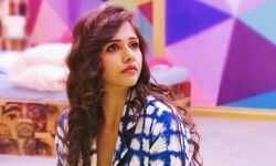 दलजीत कौर हुई सबसे पहले  घर से बेघर ...