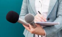 पत्रकार मंगल ग्रह के प्राणी है, वो कोरोना मुक्त है