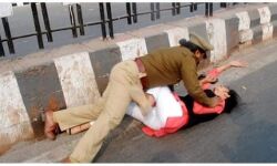 बुरे फसे अखिलेश यादव , फोटो हुई वायरल