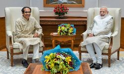 उद्धव ठाकरे पीएम मोदी से मुलाकात के बाद बोले, सीएए से  डरने की कोई जरूरत नहीं