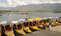 सरकार ने जम्मू एवं कश्मीर में सैलानियों के आगमन की पुनः  बहाली की