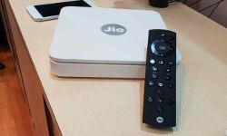 JioFiber का ये प्‍लान हो सकता है बेहतर, 1500 रुपये से कम है मंथली एंंटरटेनमेंट बजट