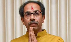 उद्धव की ताजपोशी शानदार पर सत्र शुरू करने पर विवाद