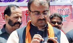 हमके न पहचनला, एके ससपेंड कर्वावल जाय