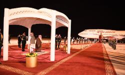 प्रधानमंत्री मोदी का सऊदी अरबिया में भव्य स्वागत - पाकिस्तान परेशान