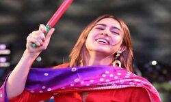 दुर्गा मां के चरणों में पहुंची सारा अली खान, पुरी खबर जानने के लिए आगे पढ़े....