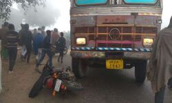 ट्रक की टक्कर से 2 भाइयों की मौत, एक घायल