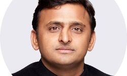 अखिलेश ने खबर के बहाने सरकार पे ली चुटकी