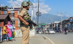 पाकिस्तान लगातार सीमा पार से आतंकी भेजने की कोशिश कर रहा है