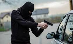 यूको बैंक के मैनेजर से 26 लाख की लूट