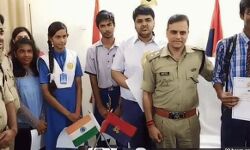 अयोध्या में एक दिन के लिए पुलिस अधिकारी बना छात्र, सीखी पुलिसिंग के गुण