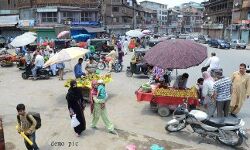 कश्मीर घाटी में सामान्य जनजीवन पटरी पर लौटा
