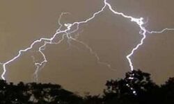 बिहार में बिजली गिरने से 12 लोगों की मौत