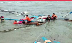 पश्चिम बंगाल के मालदा से बिहार के कटिहार जाने के दौरान महानंदा नदी में पलटी नाव