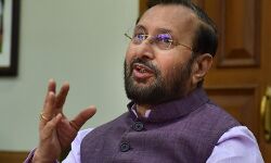 फेक न्यूज़ है खतरनाक,करें मुकाबला : प्रकास जावडेकर