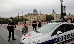 Breaking News... four killed in Paris