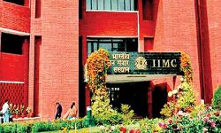 Media in the time of COVID-19 Media in the time of COVID-19