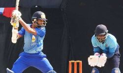 рд╡рд┐рдЬрдп рд╣рдЬрд╛рд░реЗ рдЯреНрд░реЙрдлрд╝реА: рдпрд╢рд╕реНрд╡реА рдЬрд╛рдпрд╕рд╡рд╛рд▓ рдиреЗ рдЬрдбрд╝рд╛ рджреЛрд╣рд░рд╛ рд╢рддрдХ, рдФрд░ рдмрдиреЗрдВ рдЗрд╕ рд╢реНрд░реЗрдгреА рдХреЗ рд╕рдмрд╕реЗ рдпреБрд╡рд╛ рдЦрд┐рд▓рд╛рдбрд╝реА рд╡рд┐рдЬрдп рд╣рдЬрд╛рд░реЗ рдЯреНрд░реЙрдлрд╝реА: рдпрд╢рд╕реНрд╡реА рдЬрд╛рдпрд╕рд╡рд╛рд▓ рдиреЗ рдЬрдбрд╝рд╛ рджреЛрд╣рд░рд╛ рд╢рддрдХ, рдФрд░ рдмрдиреЗрдВ рдЗрд╕ рд╢реНрд░реЗрдгреА рдХреЗ рд╕рдмрд╕реЗ рдпреБрд╡рд╛ рдЦрд┐рд▓рд╛рдбрд╝реА