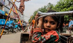 खुशियों कि सौगात है बचपन...