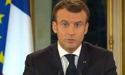 President of  France congratulats  Prime Minister Shri Narendra Modi