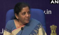 सुस्त अर्थव्यवस्था देख एक्टिव मोड में हुई वित्त मंत्री, तेल कंपनियों के प्रमुखों के साथ बैठक जारी