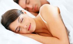 शरीर के लिए सोना है जरुरी! नींद की कम आपूर्ति बढ़ाती है खतरा