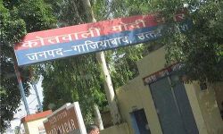 फर्जी दरोगा बनी युवती गाजियाबाद पुलिस लाइन से गिरफ्तार