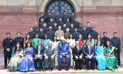 राष्‍ट्रपति से रॉयल भूटान विदेश सेवा के दो प्रशिक्षु अधिकारियों ने भेंट की