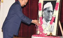 President of India pays homage to Fakhruddin Ali Ahmed on his Birth Anniversary