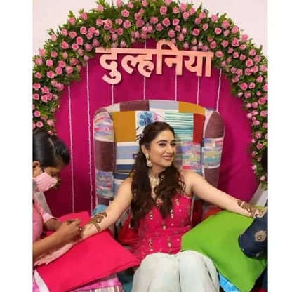 दिशा के हाथों में लगी राहुल के नाम की मेहंदी, वीडियो हुई वायरल दिशा के हाथों में लगी राहुल के नाम की मेहंदी, वीडियो हुई वायरल